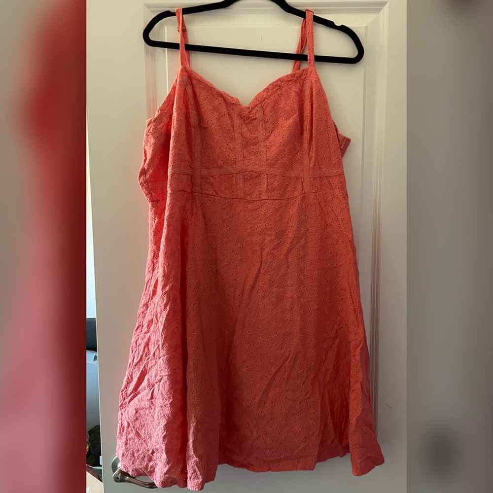 Beautiful sundress!